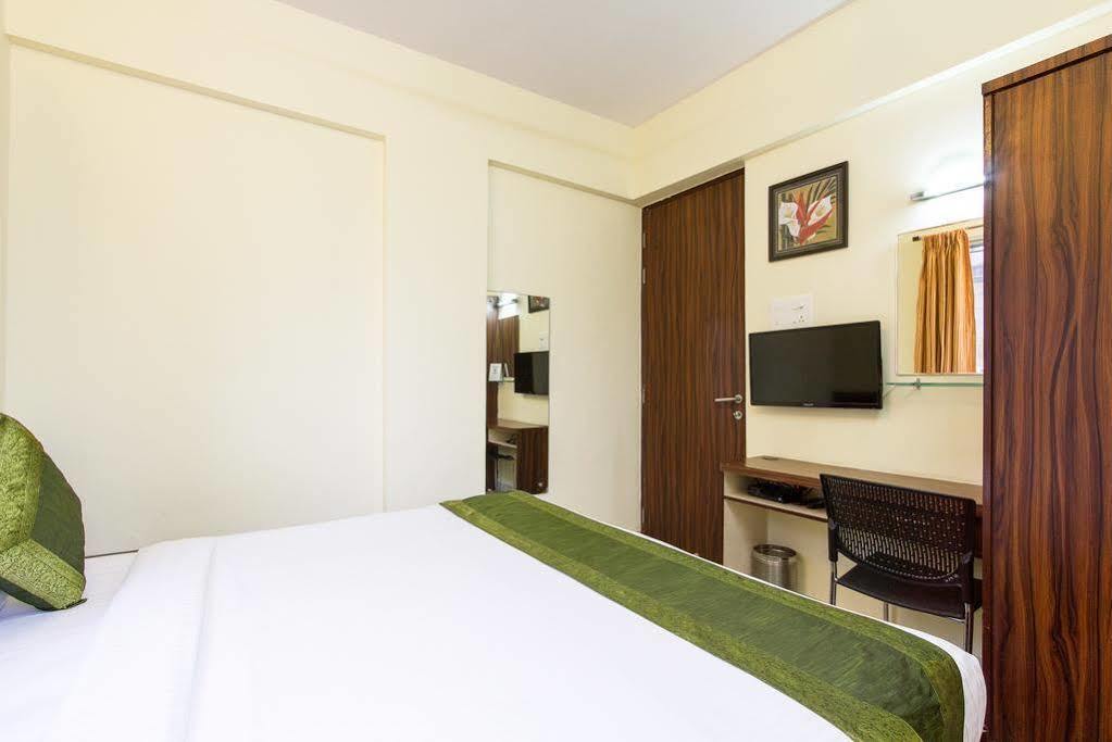 Treebo Park View Hadapsar Hotel Púna Kültér fotó